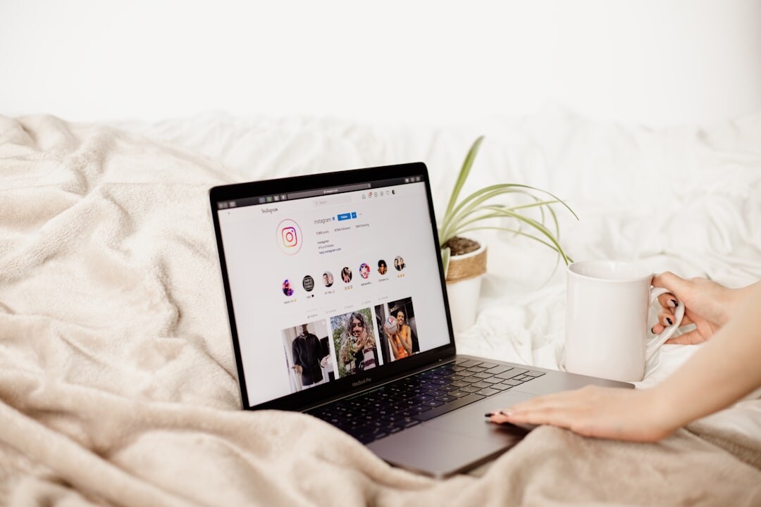 blog interface on laptop